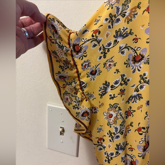 Max Studio Yellow Floral Blouse - Picture 5 of 10